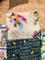 CURATED ANIMAL-THEMED QUILTER’S COTTON PIECES OF FABRIC