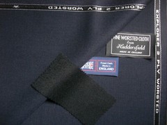 100% WOOL WITH “CREASE RESISTANCE” SUITING FABRIC “Very Dark Navy” = 3.5 m