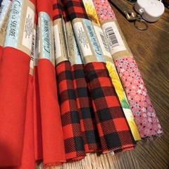 100 Crafters SQUARE 18” X 21” Cotton Solids Prints 7 Pounds