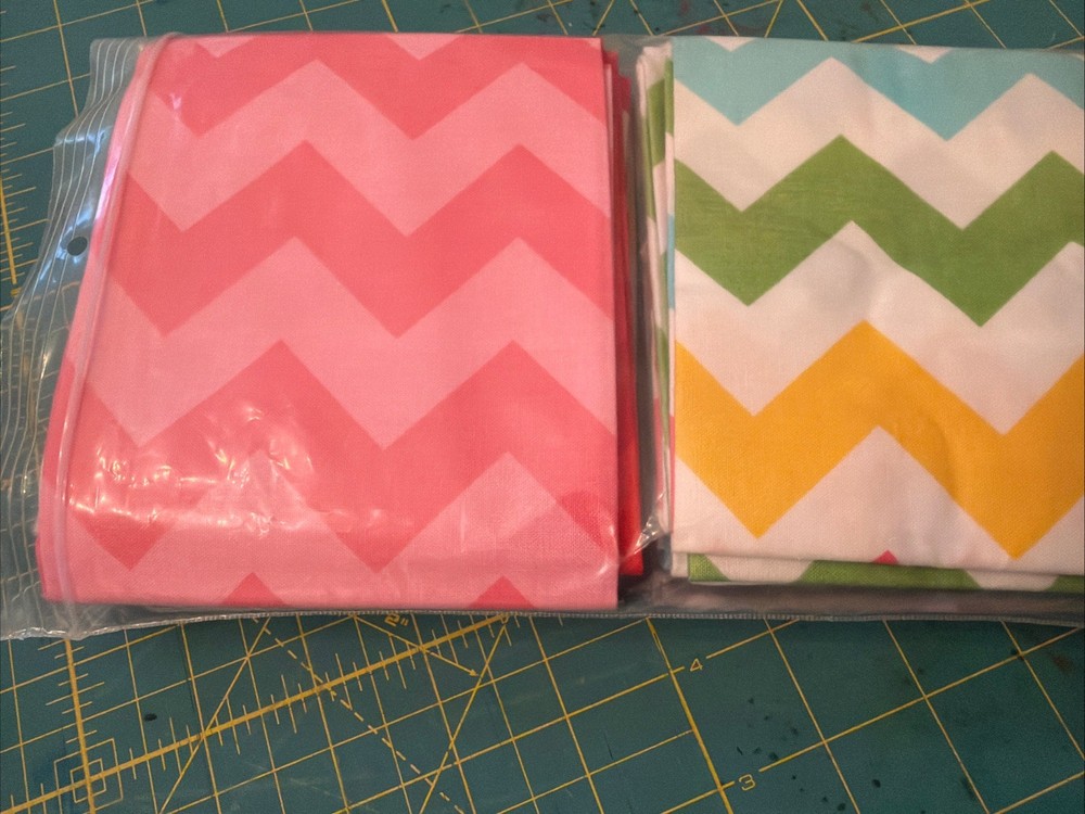 14 FQ 3.5 yds Chevron ZigZag Fabric Riley Blake Designs C320 RBD 2012 Cotton