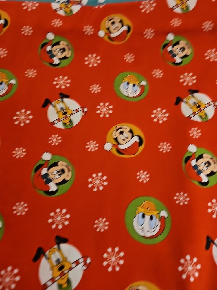 NEW 4 YARD 28″ MICKEY MINNIE PLUTO DONALD SNOWFLAKE COTTON FABRIC SEWING QUILT