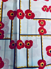 VTG Poppy Like Florals on a Geometric Grid on a Silky Polyester 45″ X 108″=3 yd