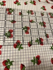 1/2 YARD Strawberries COTTON Sewing Fabric