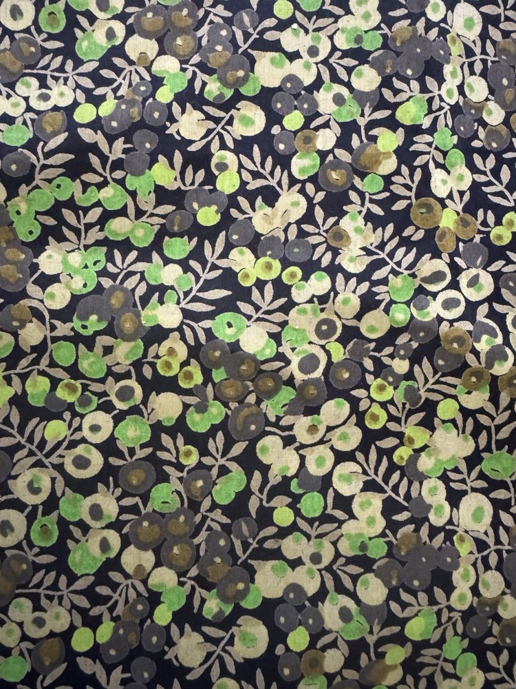 Liberty of London Tana Lawn Green Wiltshire Berry Liberty Tana Lawn 54’x88’