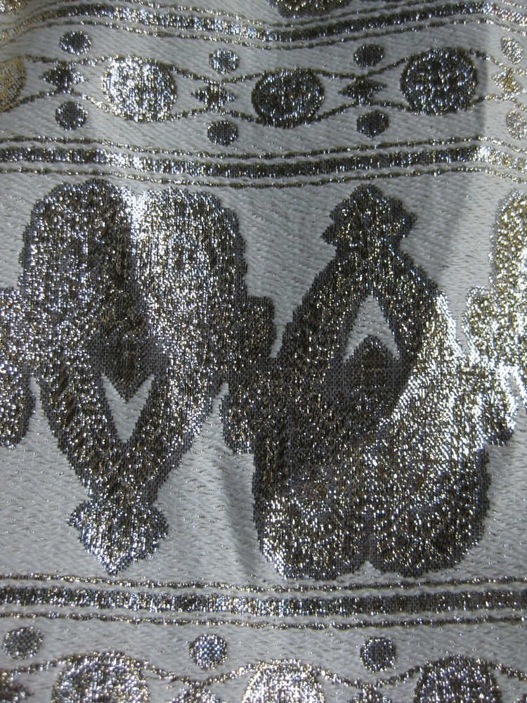 vintage 2-1/2 yd METALLIC & Cotton (?) FABRIC Gold & Silver on Cream 43″w. washd
