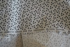 By 1/2 Yd, Vintage, Black Calico on White Quilt Cotton, P&B/Sampou, N1118