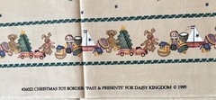 1995 Daisy Kingdom PAST & PRESENTS Christmas Tot Border Toys Beige 44” BTY