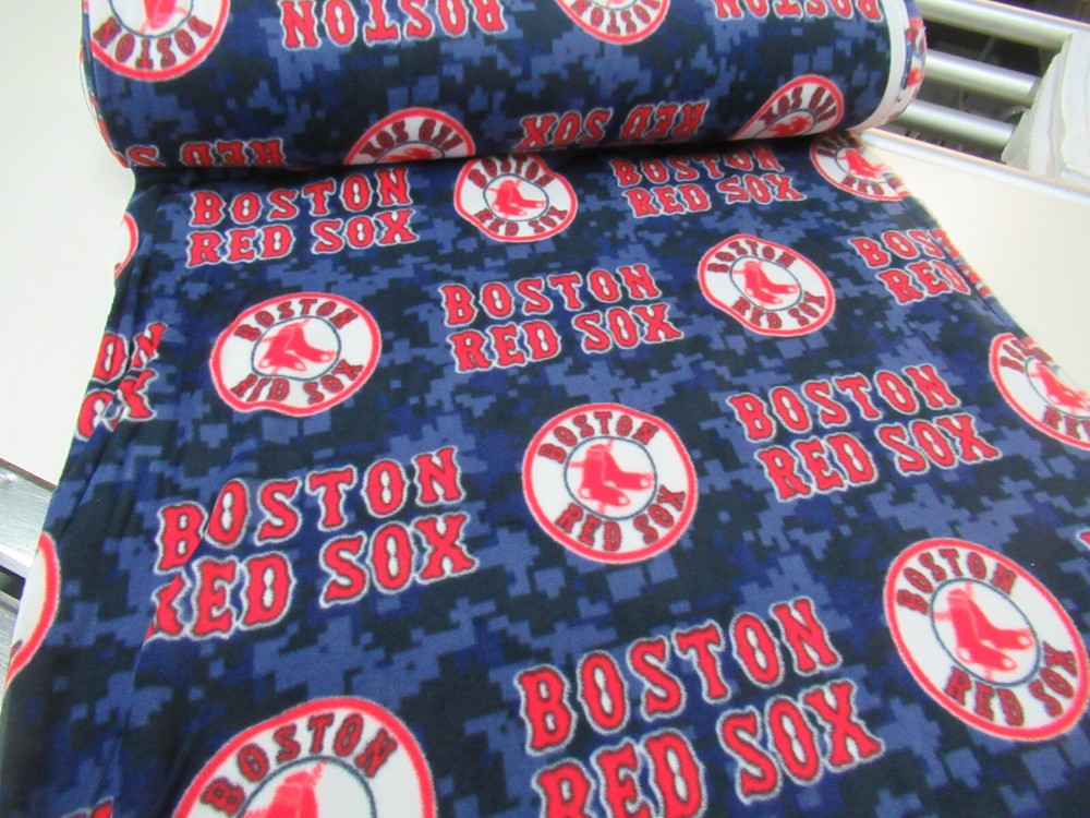 MLB BOSTON RED SOX fabrics DIGITAL CAMO FLEECE design 1 1/3 yds (6687) LastPc