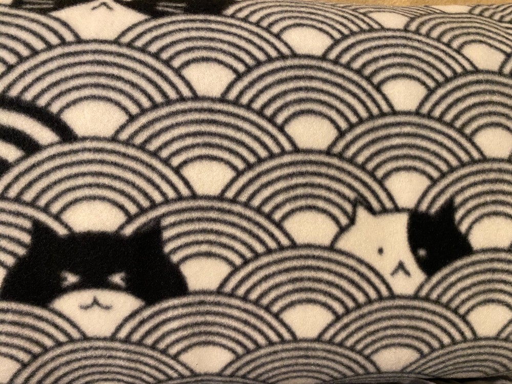 Blizzard Fleece -3.5 Yard piece- 59 inches wide – Hiding Cat / Cat Gray