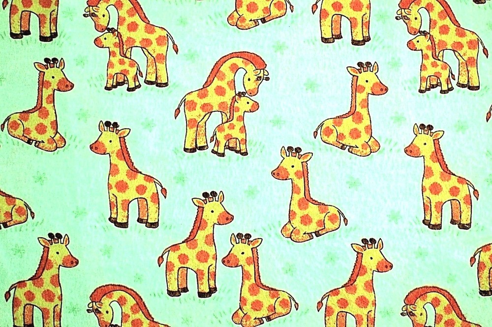 BTY* MOM GIRAFFE WITH NEW BABY ON LT GREEN 100% COTTON FLANNEL FABRIC 42×36″