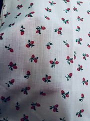 VTG Sweet Tiny Strawberry Clusters on White Dolls,Quilting & Crafts 22″X18″