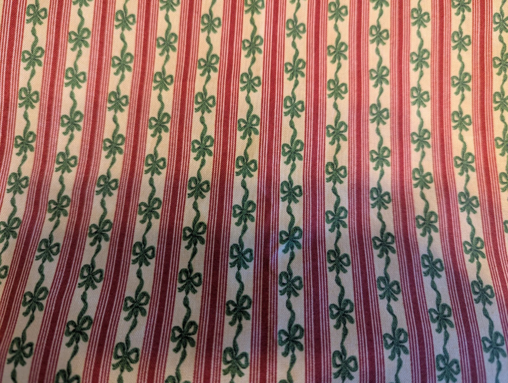 Red, Green, Cream bow and ribbon fabric – David Textiles – 36″x44″