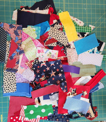 Fabric lot 1 Pound Pieces Remnants Scraps Quilting Craft Small Swatches