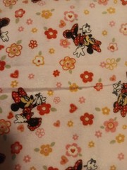 VTG 2010 Disney Minnie Toss Flowers Spring Industries Flannel Fabric 2 Yds Pink