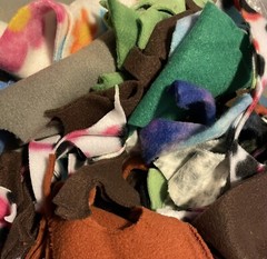 LOT FLEECE SMALL PIECES SNIPPITS SCRAPS FOR MINIS FIBER ARTS CRAFTS 1/2 lb *SALE