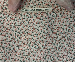 VTG Spring Mills Tiny Ditzy CALICO Pinks & Blue Tulip Florals on Ivory BTFQ