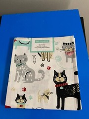 BRAND NEW CREATE IT 100% COTTON PLAYFUL CAT PRECUT SEWING AND CRAFT FABRIC 18X21