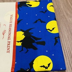 1 Yd Halloween Fabric Witches Bats Moon Blue Background Oakhurst Textiles 44/45″