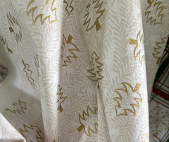 Vtg 7-9WX35″ X 2 Pc Metallic Gold XMAS TREES Cotton FABRIC Remnant Beige Quilt