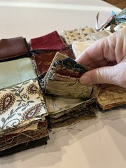 900 Assorted pre cut charm pack squares 100% cotton fabric quilt scraps Moda