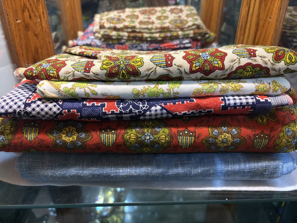 Vintage Fabric Lot (5 Bundles)