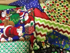 Huge holiday Quilters Delight Fabric Scraps Pieces Remnants Crafters 2-lb