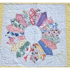 Wonderful Dresden Plate Quilt 20 1/2 x 23 Nice
