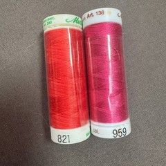 Pink Red Purple Fabric Lot Fat Quarters Quilting Cotton Batik + Mettler Thread