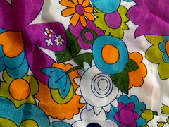 Vintage bright floral acetate fabric from 60’s 1 yd 35″ x 44″(Concord Fabrics)