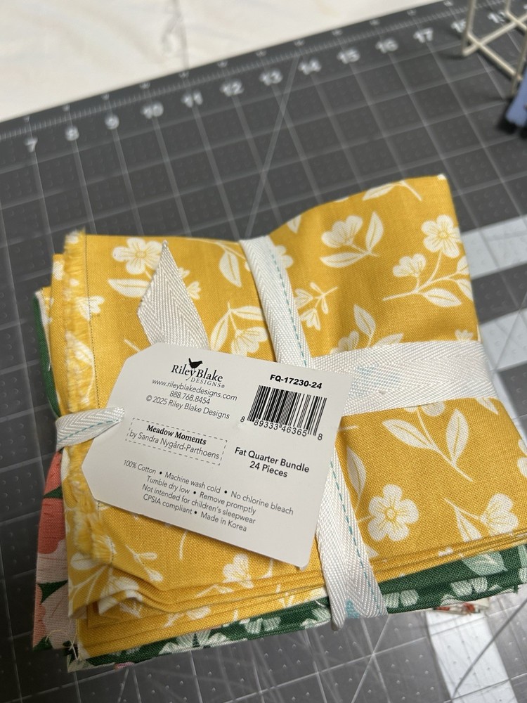 Riley Blake Designs Meadow Moments Fat Quarter Bundle 24pc 18×22 Floral Cotton