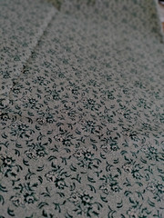 FABRIC REMNANTS LIGHT WEIGHT COTTON FLORAL DESIGN GREEN 5 YDS X 44″