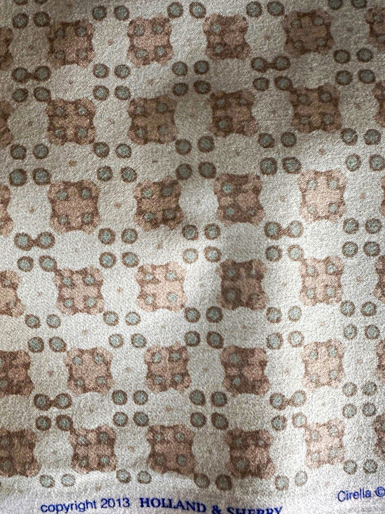Holland & Sherry Cirella 1.6 yard piece