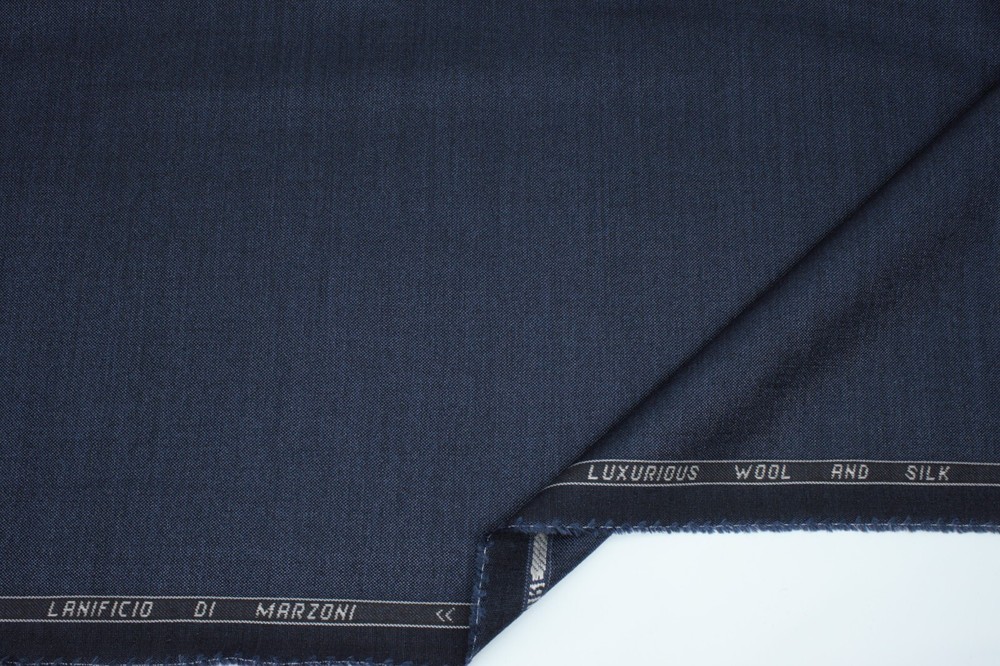 Lanificio di Marzoni Luxurious wool and silk suiting fabric made in Italy blue