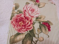 Express Stock 15 Cotton Fabric Samples Light Florals Cream Pink Red 12×16 Metall