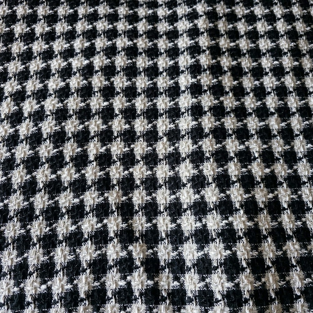 Black & White Houndstooth Check Boucle – Great for Jackets!