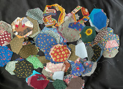 Pre Cut Quilters Hexagons 3.5″ Cotton Fabric Vintage – 8 oz.