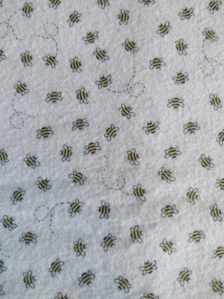 FLANNEL – 1 yd 34″ x 42′ – SMALL 1/8″ SCATTERED BEES ON WHITE – Joanns – Washed