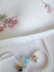 2.3 yds (56”w) flower embroidered white cozy sherpa fleece fabric 260217 Azz