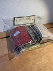 The Country Spool Tulips & Tossed Greens Simple Seasons by Kim Diehl Fabric Bund