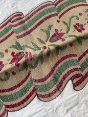 2 Damascus Cotton White Red Green Matching Scamps 70 x99 and 47×87 €20