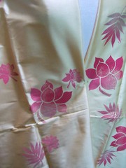 IRIDESCENT THAI SILK GLOWING LT. GOLD W/ HANDPAINTED FLORAL SPRAYS 2.75yds