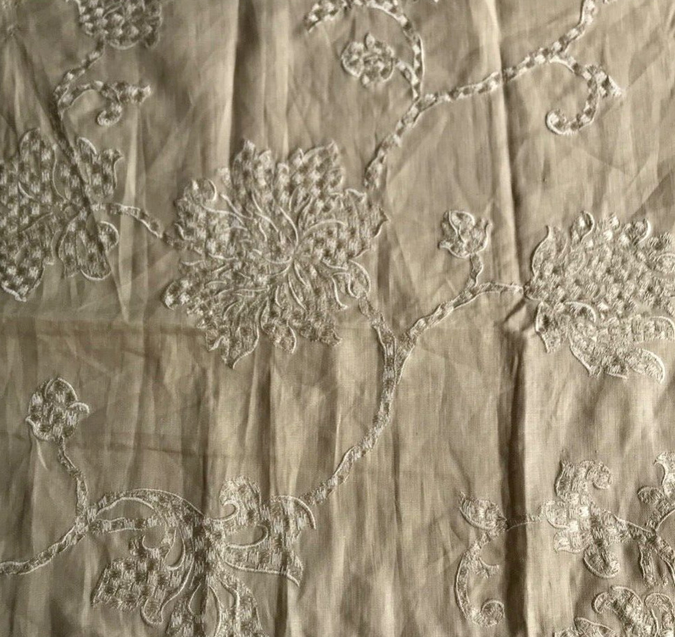 Lee Jofa Philomena Bisque 24″ Fabric Remnant