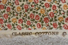 By 1/2 Yd, Vintage, Red Gold Green Calico Quilt Cotton, Classic Cottons, B1638