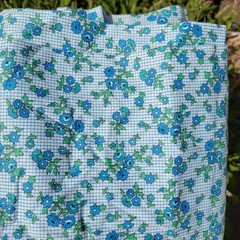 Vintage 60s Blue & White Cotton 5 yds Floral Grid Pattern 37W x 182L Lightweight