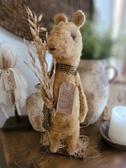 Grungy Primitive Field Mouse for fall scarf with fall prim tag.