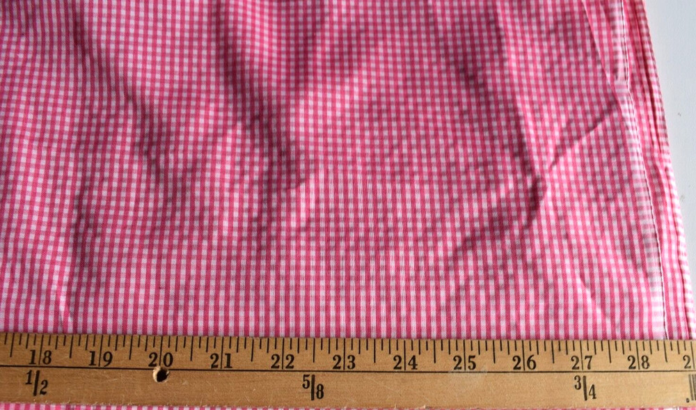 FUSCHIA & WHITE CHECKS 1/16″ WIDE POLYESTER FABRIC 1.8 YARDS
