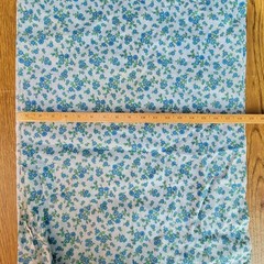 Vintage 60s Blue & White Cotton 5 yds Floral Grid Pattern 37W x 182L Lightweight