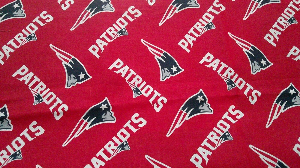 Fabric NFL Patriots Authentic Logo White & Blue on Red 18″ Square $3.95