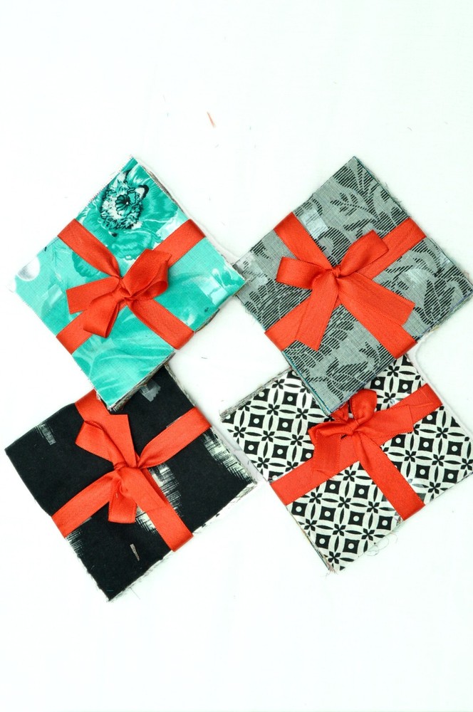 100 Assorted pre cut charm pack squares 100% cotton fabric quilt scrap