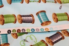 Sewing Fabric quilt Cotton 44″ x 1/2 yd Black Gray Spools of Sewing Thread